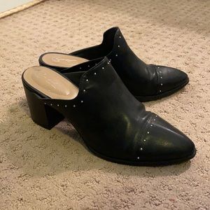 Black heeled mules